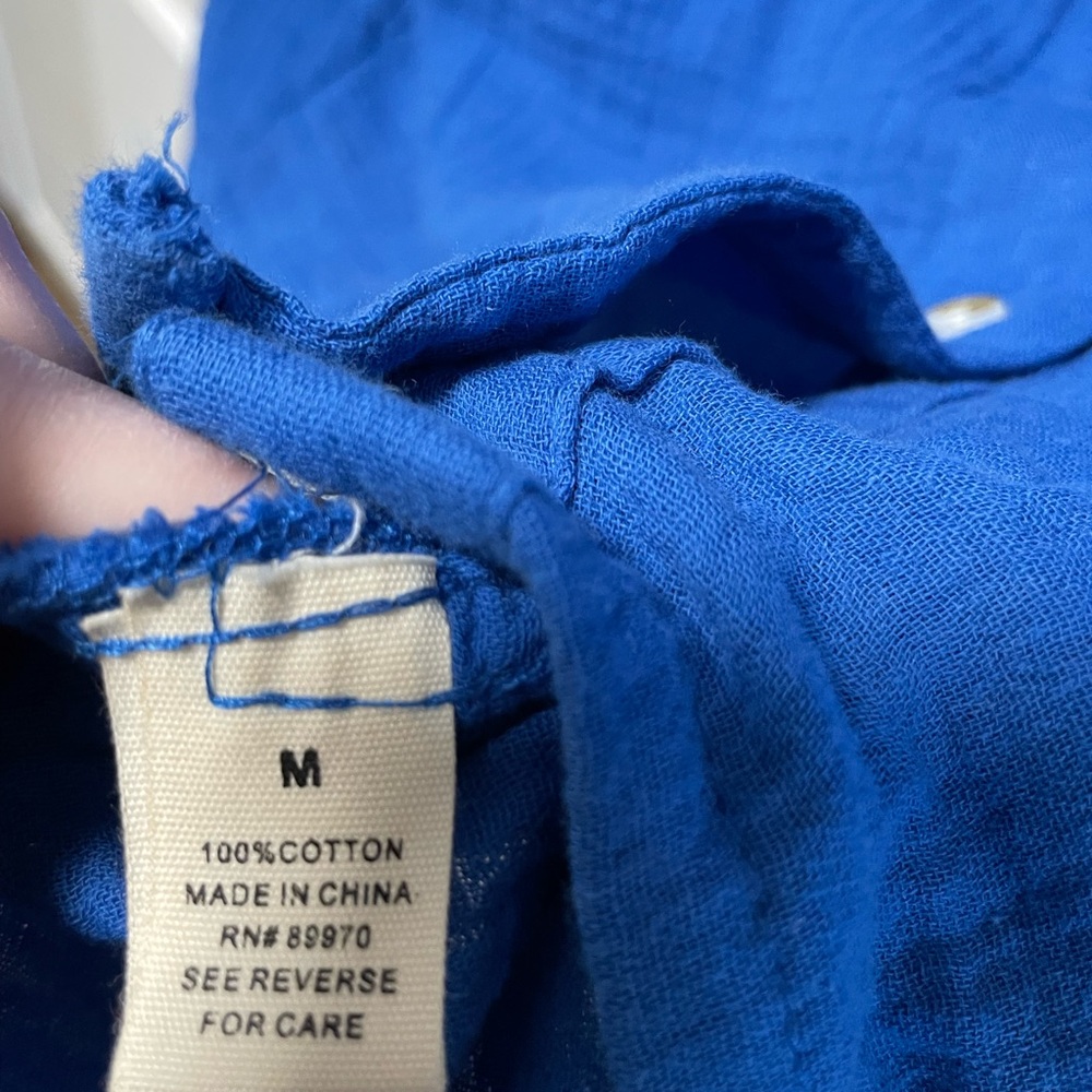 Love Notes Gauze Cropped Button Down Blue size M - Picture 4 of 4